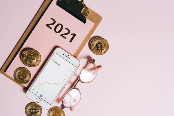 Investir dans l'or en ligne : stratégies et astuces simplifiées